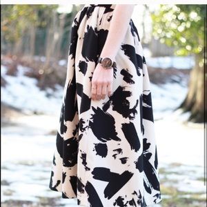 H&M Midi full skirt size 6.  New